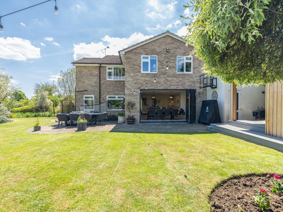 House in Flamstead, England 4 - 15631379
