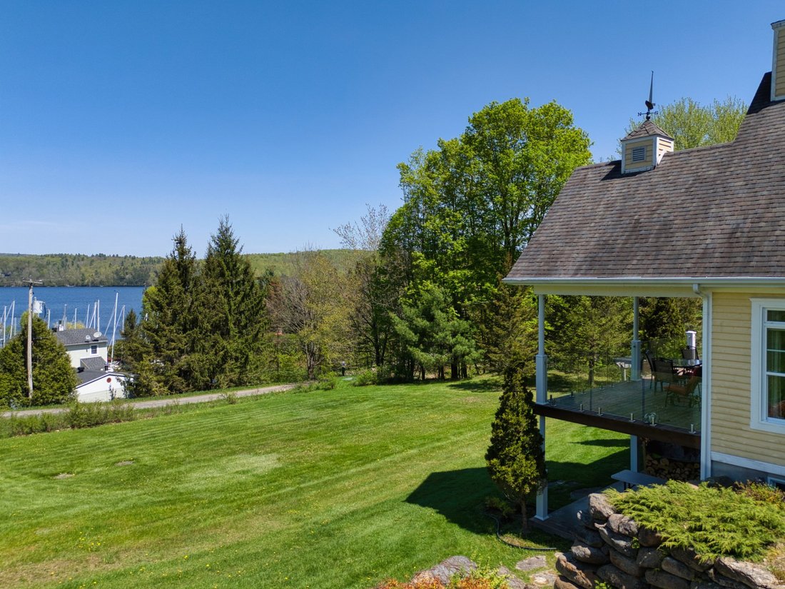 Austin, Québec In Austin, Quebec, Canada For Sale (15372313)
