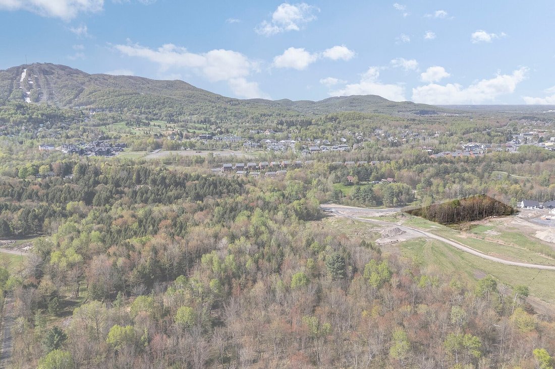 Land in Bromont, Quebec, Canada 1 - 15162464