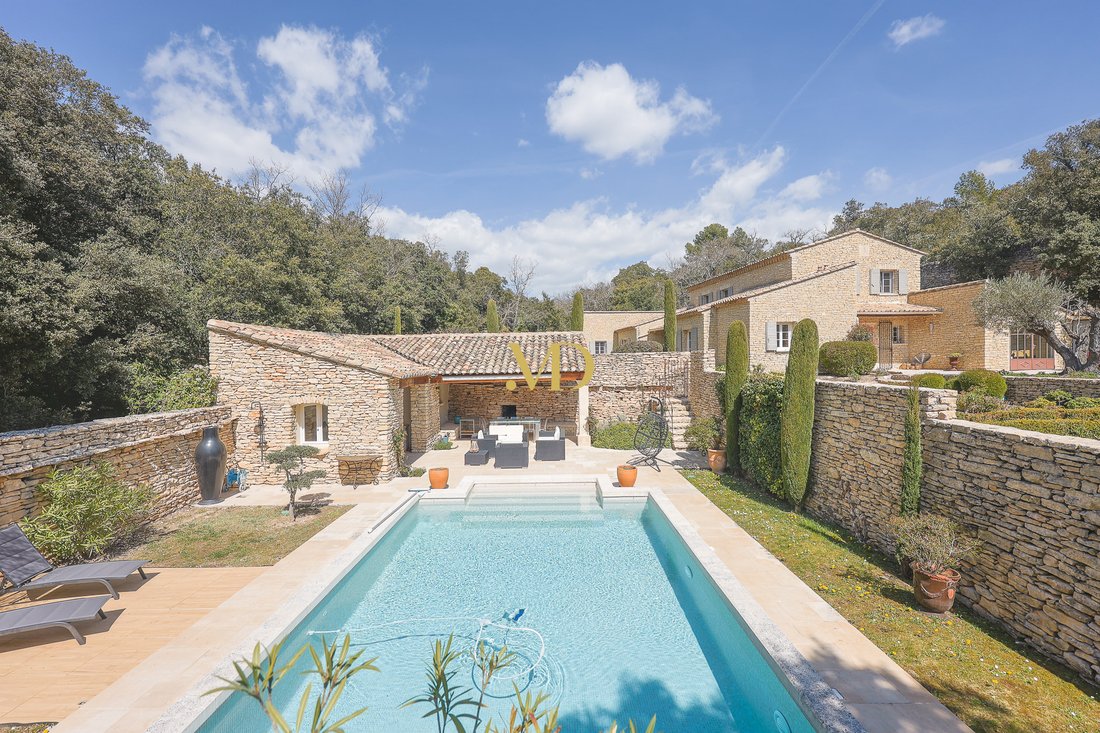 Whispers of Provence: A Timeless Stone Sanctuary in Gordes’ Embrace