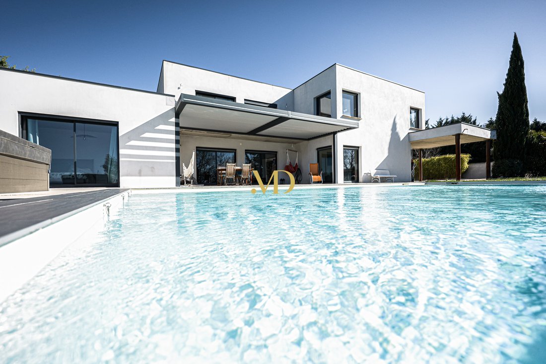 Lumière et Sérénité: A Modern Provençal Masterpiece in Apt’s Golden Hills