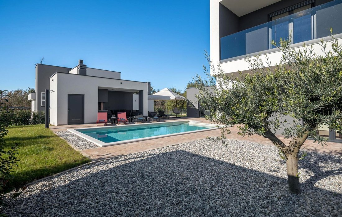 Villa in Porec, Istria County, Croatia 2 - 15632088