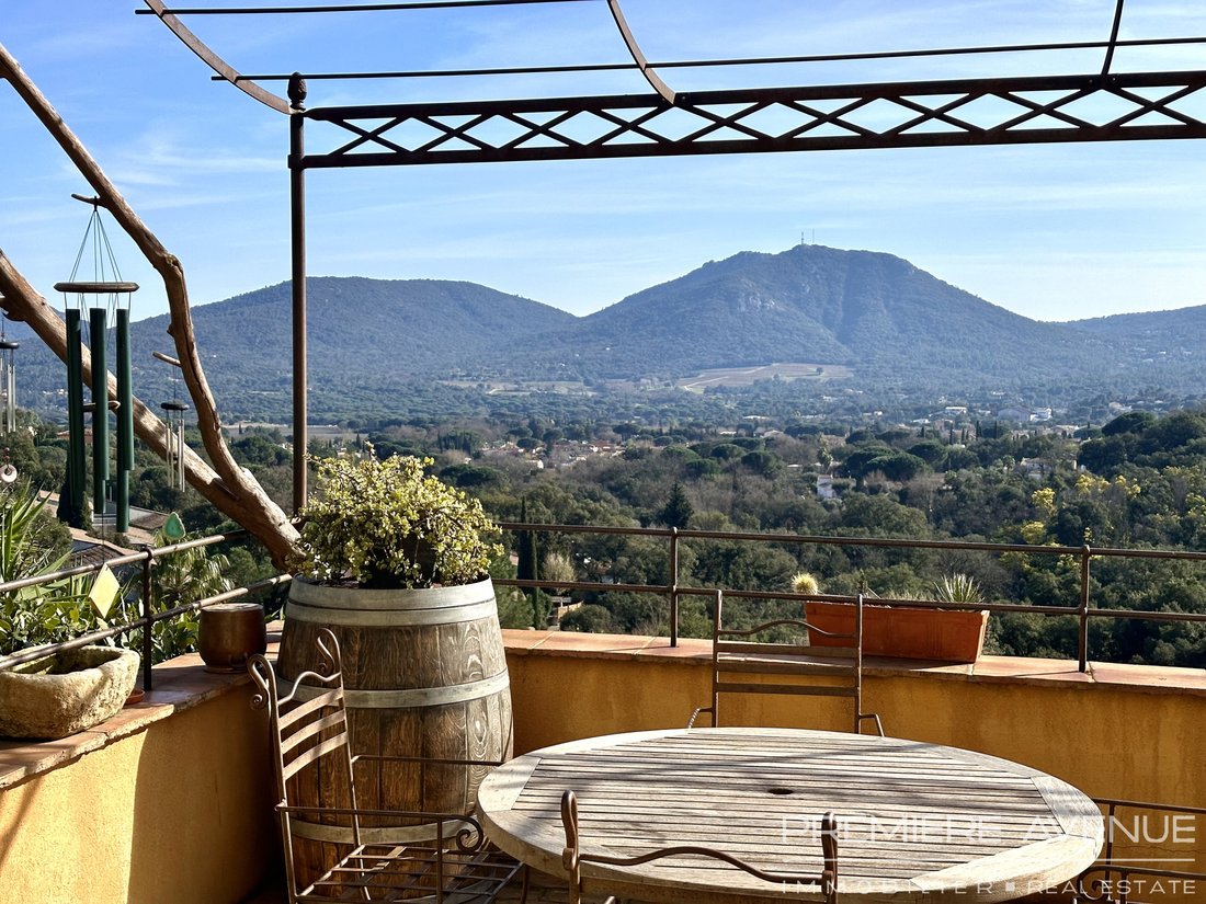 Villa in Le Plan-de-la-Tour, Provence-Alpes-Côte d'Azur, France 2 - 15639324