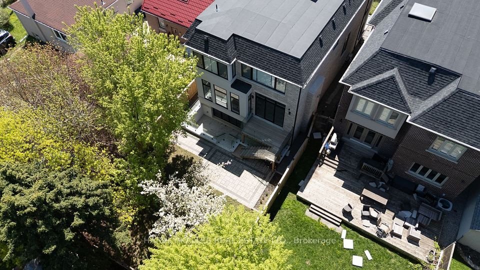 House in Toronto, Ontario, Canada 5 - 15639965
