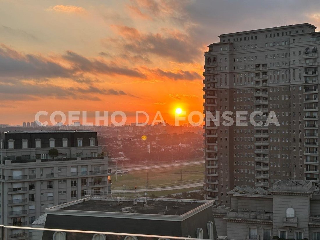 Condo in São Paulo, State of São Paulo, Brazil 1 - 15640182