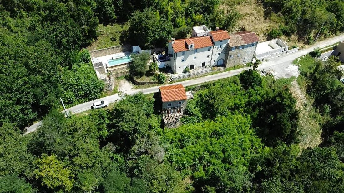 Villa in Opcina Motovun, Istria County, Croatia 1 - 15632098