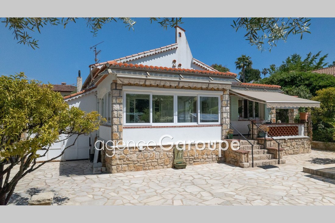 Villa in Antibes, Provence-Alpes-Côte d'Azur, France 1 - 15472421