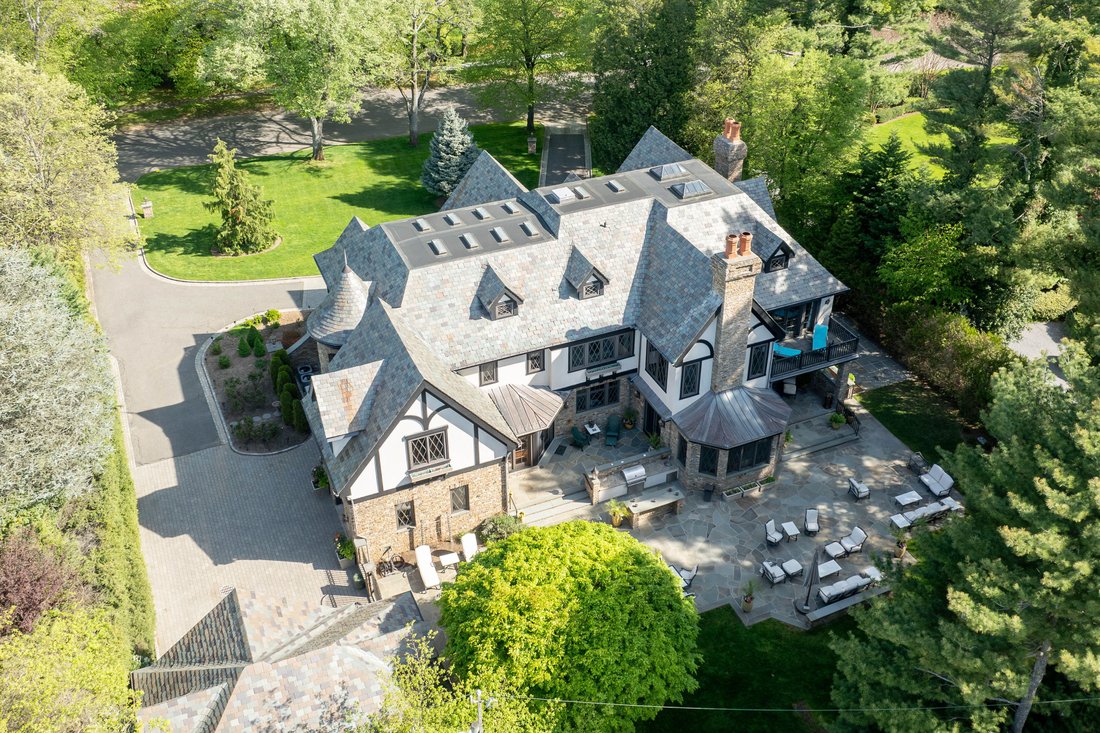 House in Garden City, New York, United States 3 - 15636807