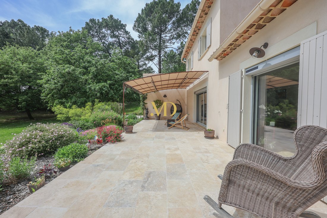 Whispers of Provence: A Secluded Pine-Clad Sanctuary in Roussillon