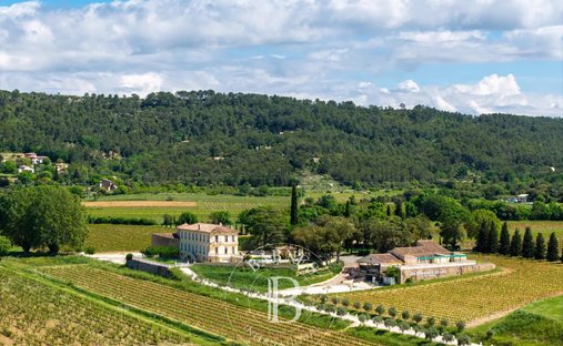 Farm Ranch in Cabasse, Provence-Alpes-Côte d'Azur, France 1