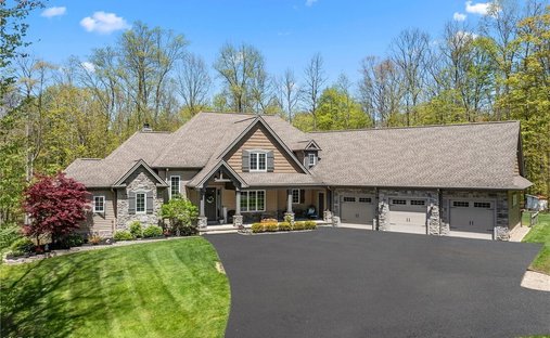 House in Chardon, Ohio, United States 1