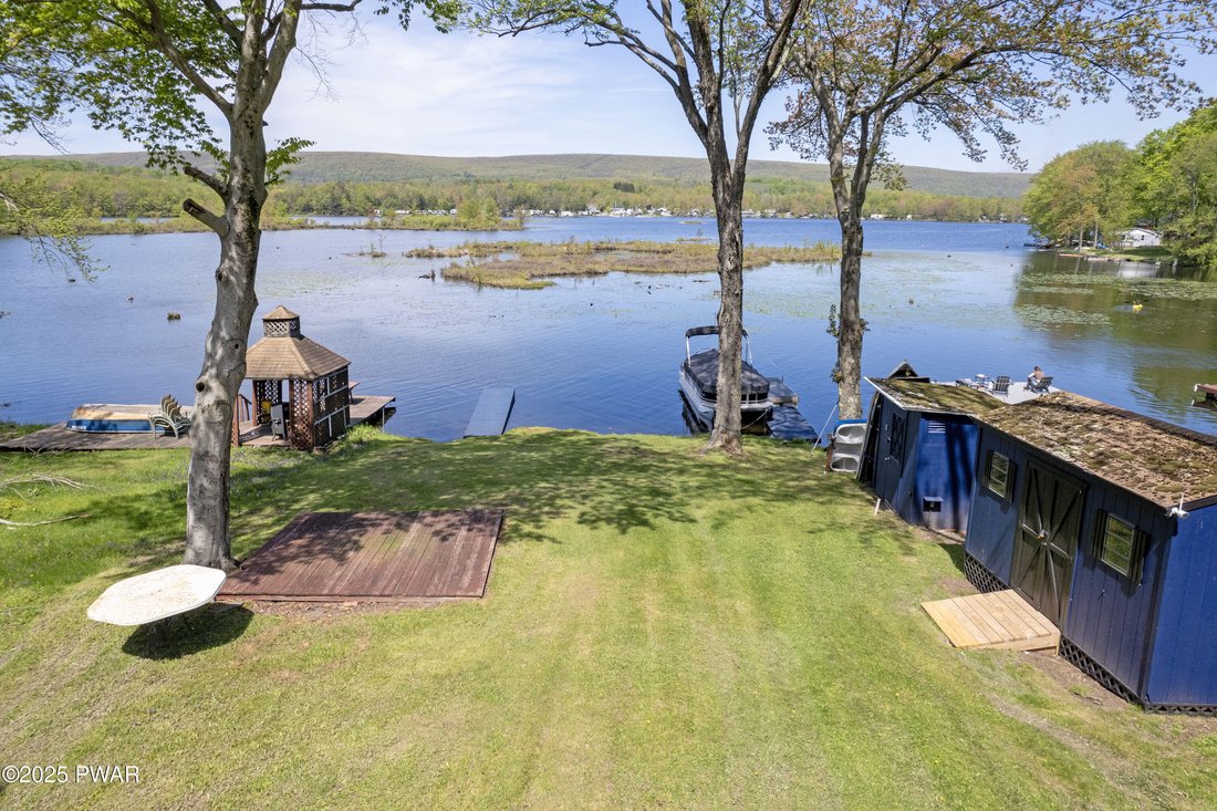 House in Lake Ariel, Pennsylvania, United States 4 - 15641214
