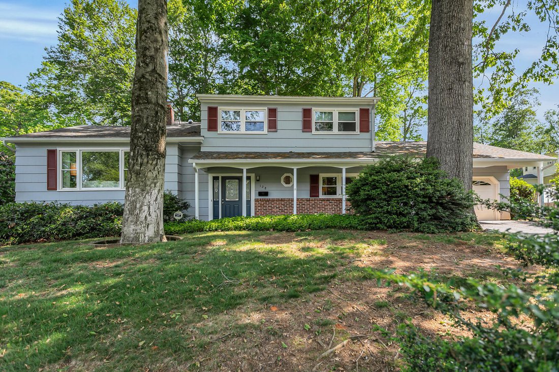 House in Lincroft, New Jersey, United States 1 - 15636814