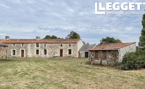Farm Ranch in Genneton, Nouvelle-Aquitaine, France 1