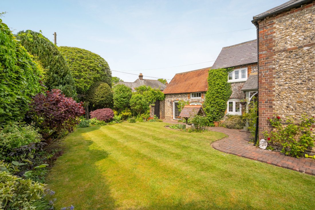 House in Great Kingshill, England 5 - 15639191