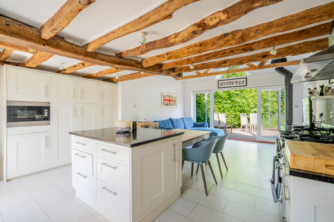 House in Great Kingshill, England 3 - 15639191