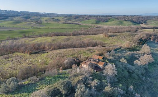 Country House in Chiusi, Tuscany, Italy 1