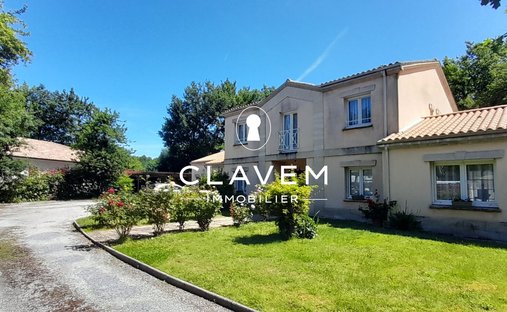 House in Mios, Nouvelle-Aquitaine, France 1