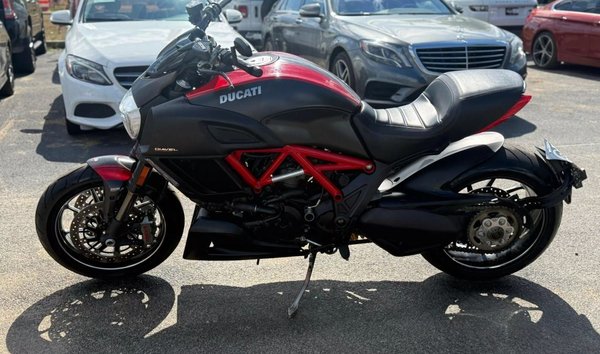 2015 Ducati Diavel Carbon (15633577)