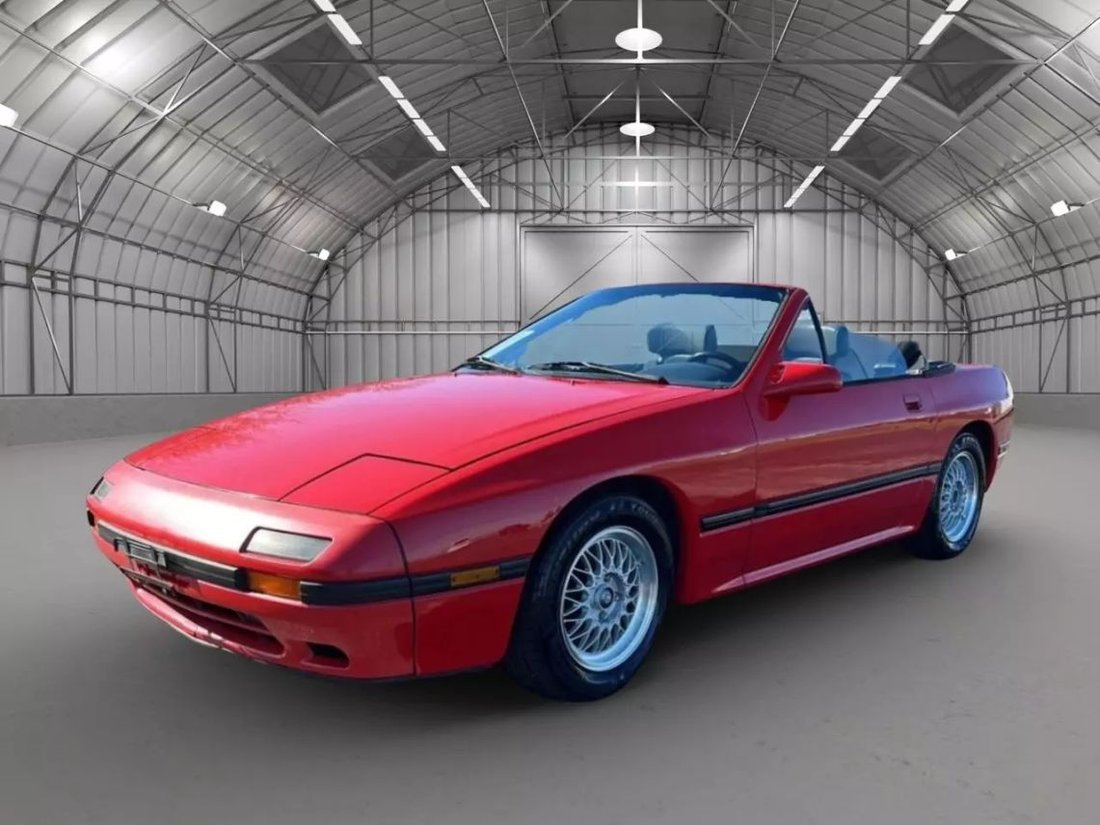 Cabriolet in Pontoon Beach, IL, United States 3 - 15403244