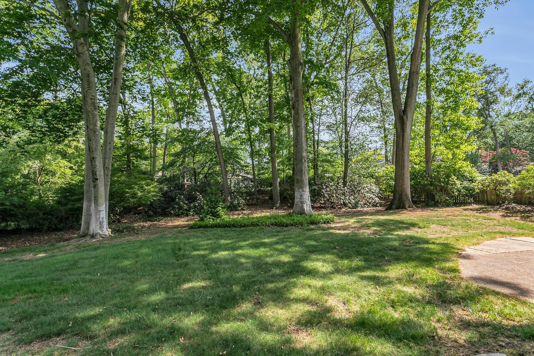 House in Lincroft, New Jersey, United States 5 - 15636814