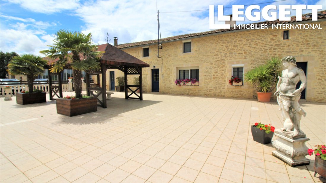 Farm Ranch in Villefagnan, Nouvelle-Aquitaine, France 1 - 11693581
