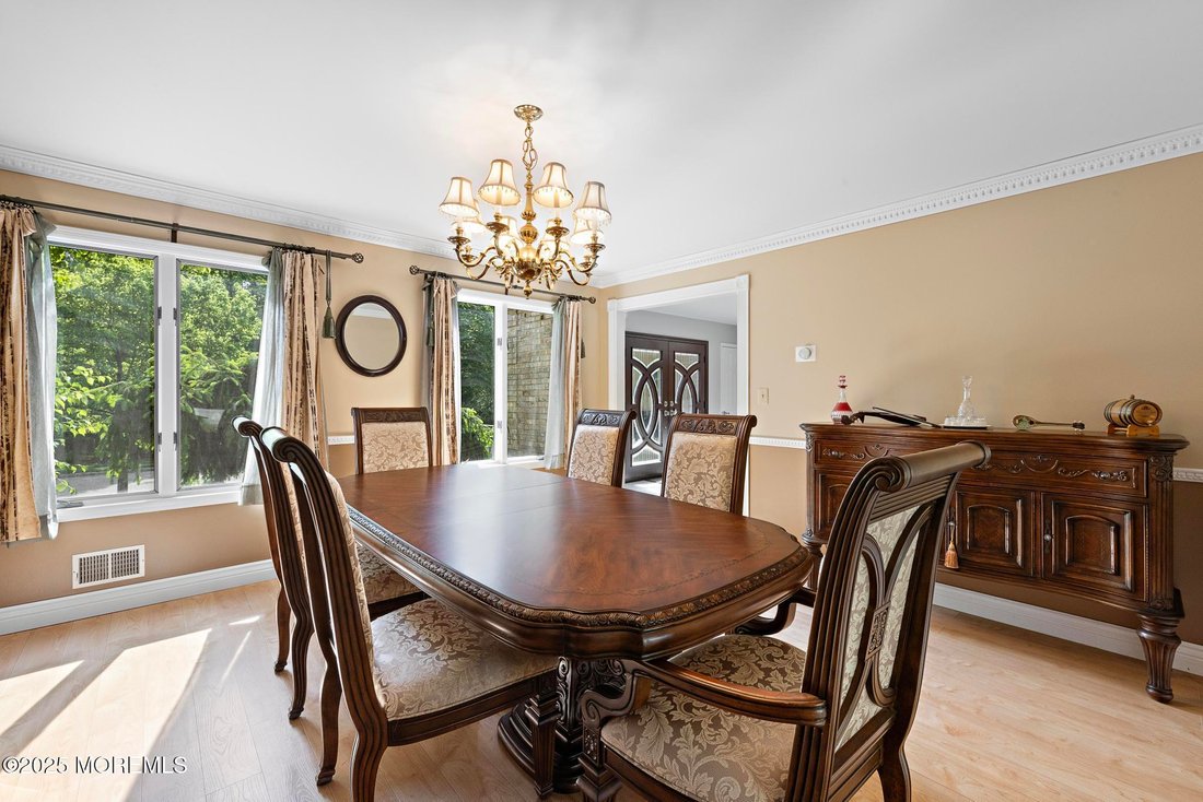 House in Marlboro Township, New Jersey, United States 5 - 15638443