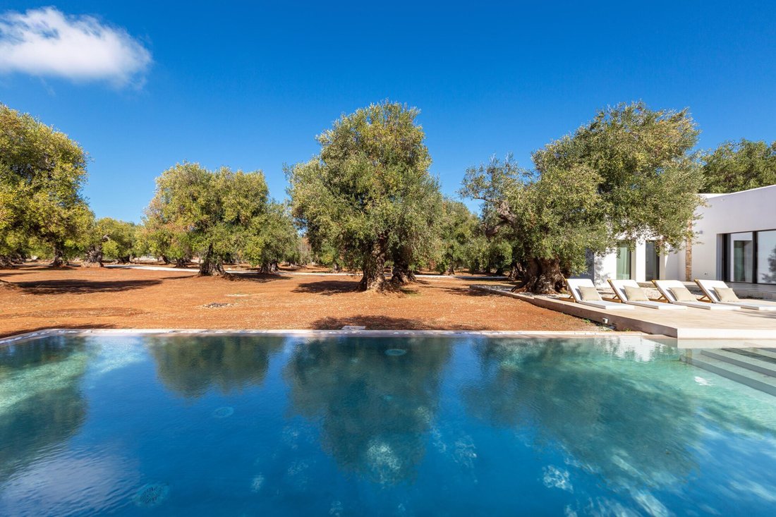 Villa en Carovigno, Apulia, Italia 4 - 15640925