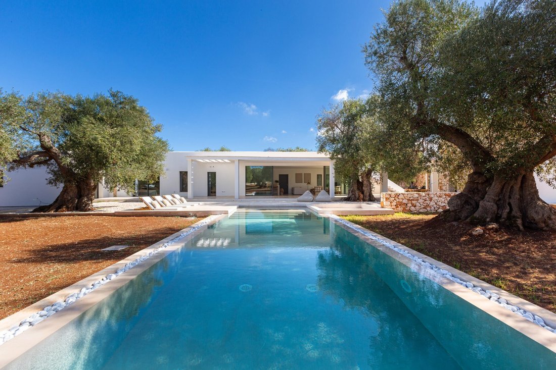 Villa en Carovigno, Apulia, Italia 2 - 15640925