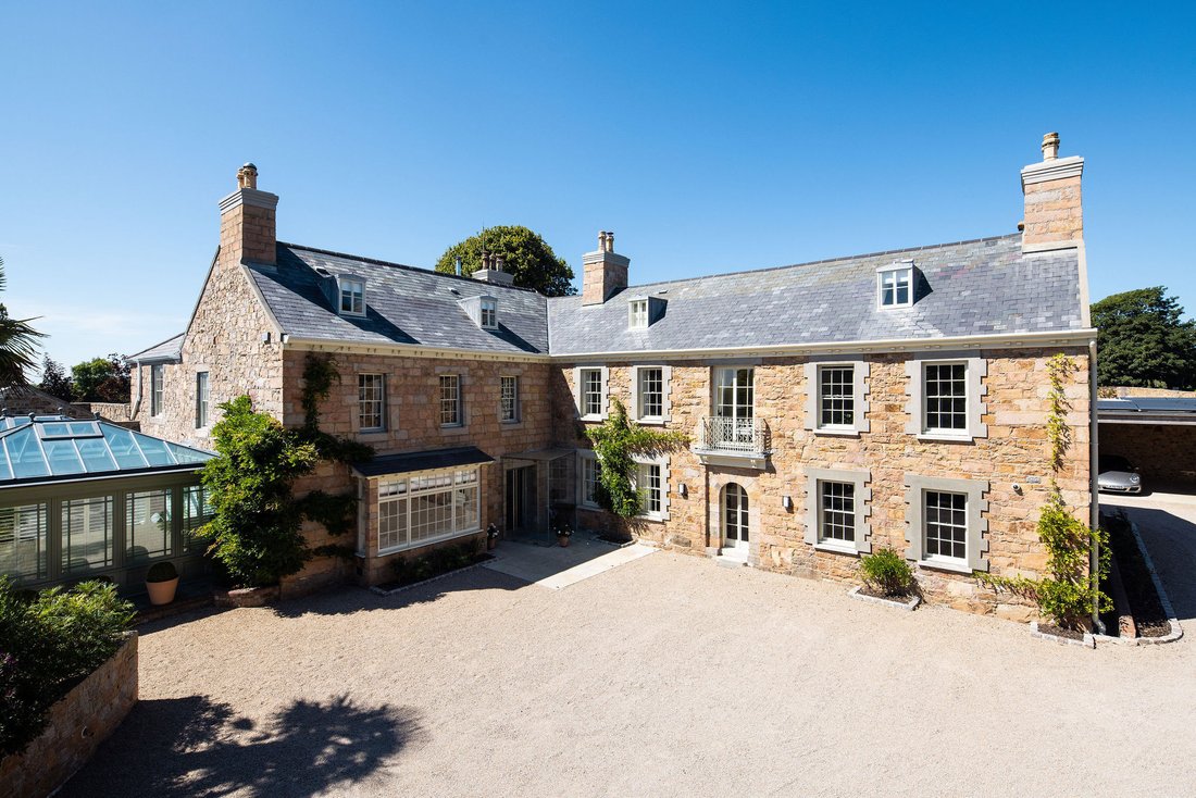 Villa in Jersey, Jersey 3 - 15642048
