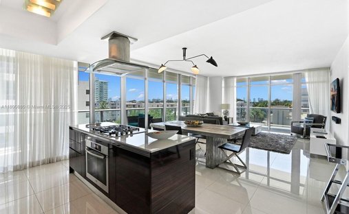 Condo in Miami Beach, Florida, United States 1