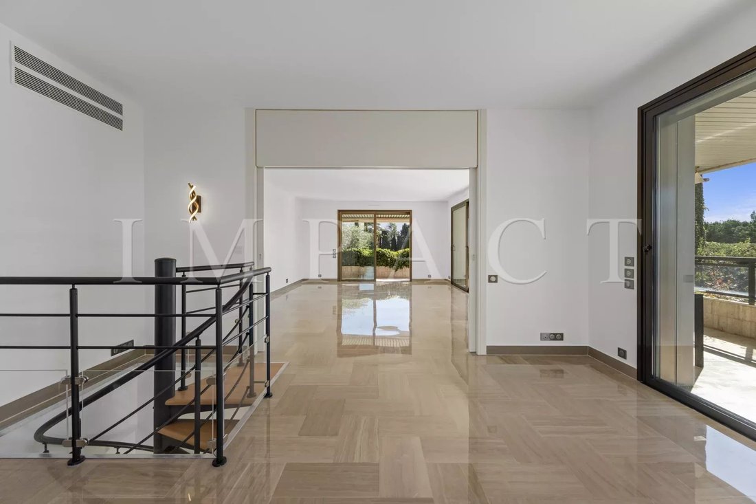 Apartment in Croix des Gardes, Cannes, France 4 - 13983506