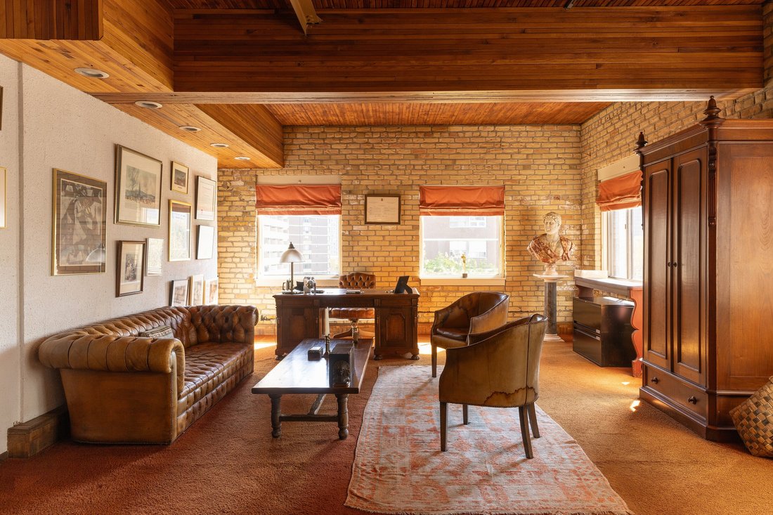 House in Toronto, Ontario, Canada 3 - 15642236