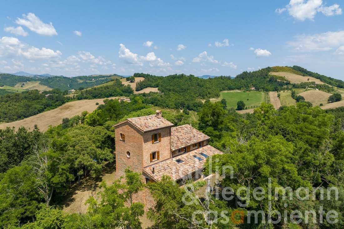 House in Historic Center, Urbino, Marche 1 - 15642370