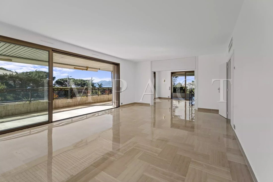 Apartment in Croix des Gardes, Cannes, France 5 - 13983506