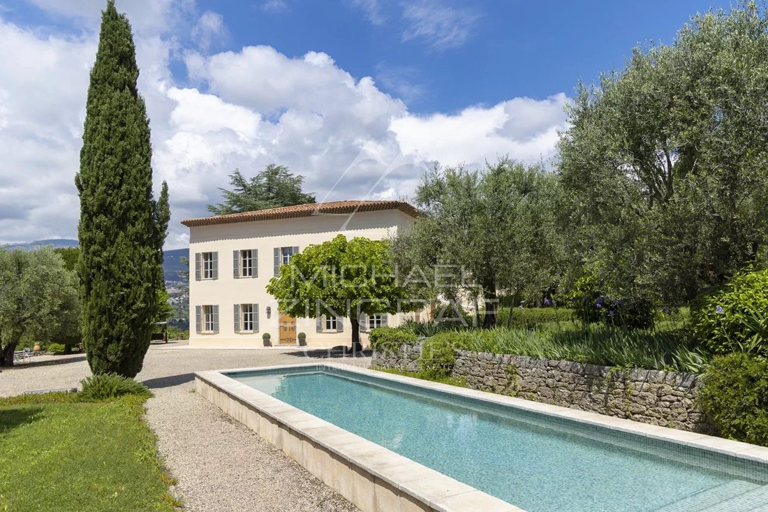 Villa in Grasse, Provence-Alpes-Côte d'Azur, France 1 - 14072934