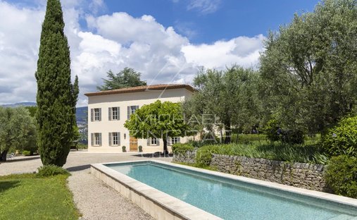 Villa in Grasse, Provence-Alpes-Côte d'Azur, France 1