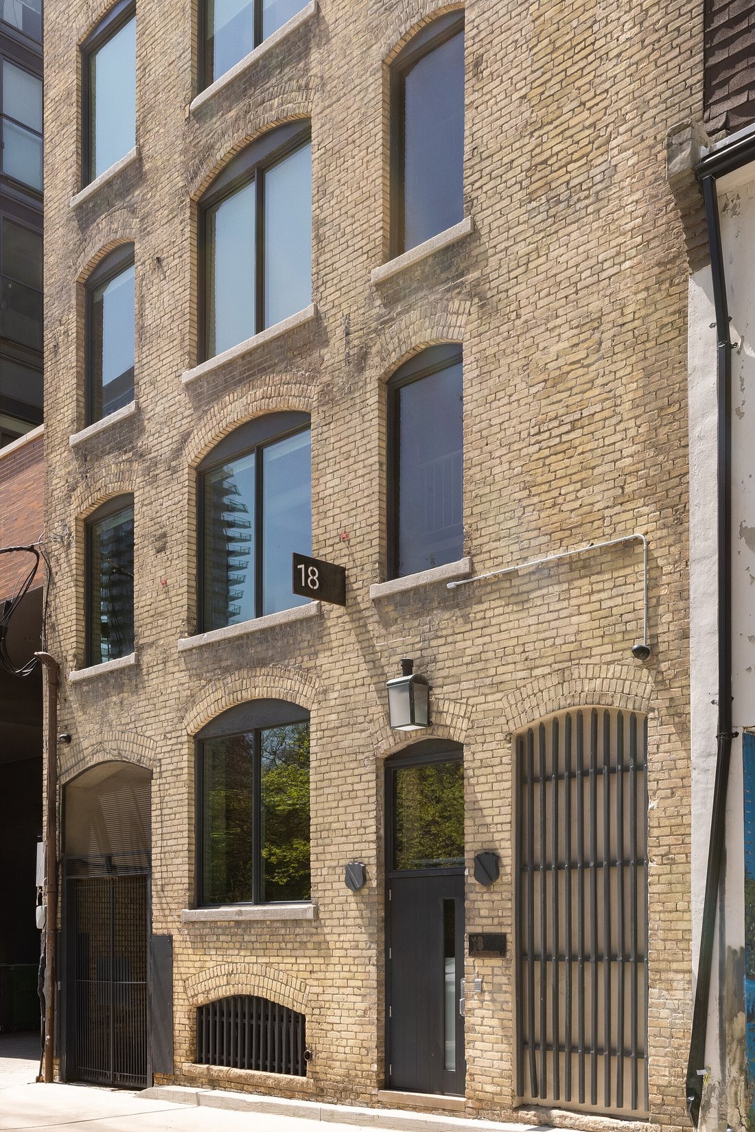 House in Toronto, Ontario, Canada 2 - 15642236