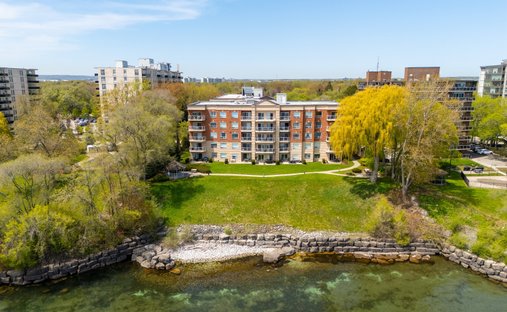 Condo in Burlington, Ontario, Canada 1