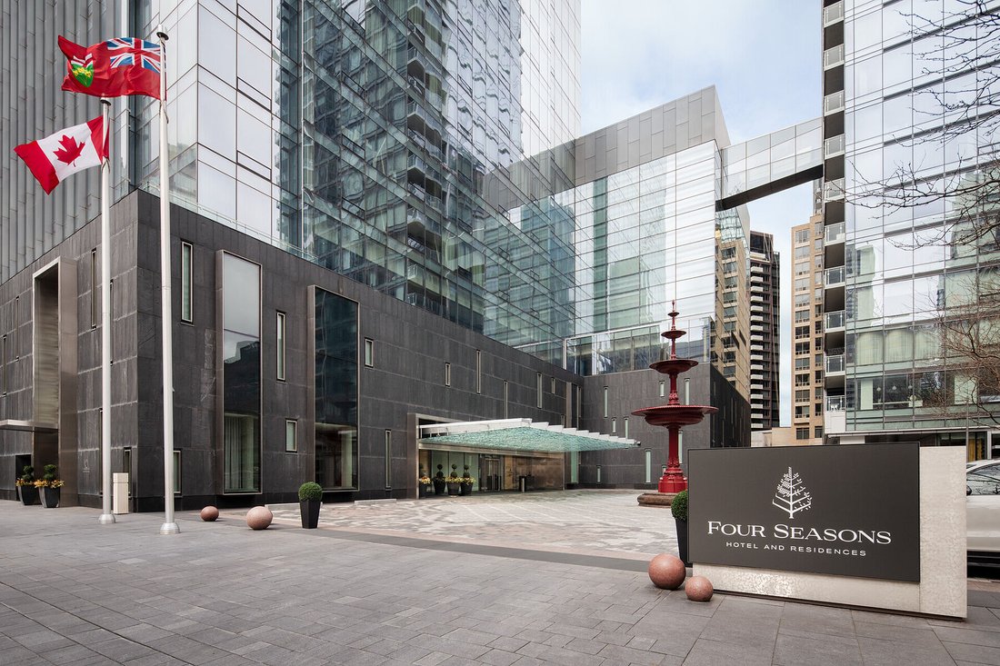 Condo in Toronto, Ontario, Canada 2 - 15642208