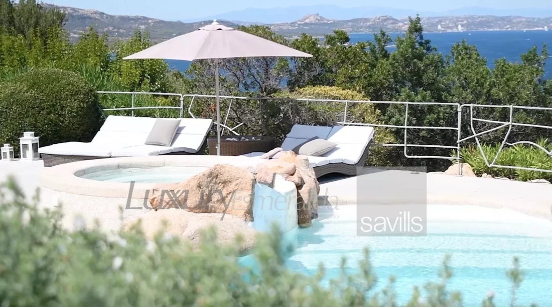 Villa in Arzachena, Sardinia, Italy 1 - 15642416