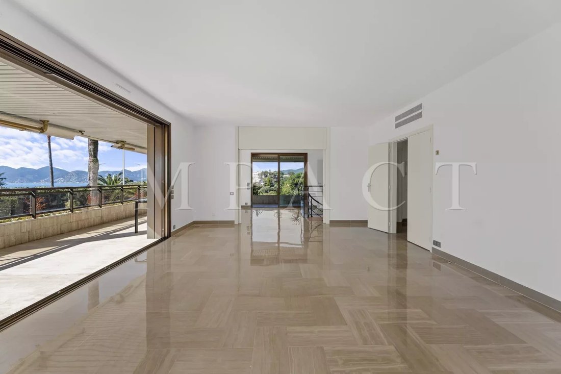 Apartment in Croix des Gardes, Cannes, France 3 - 13983506