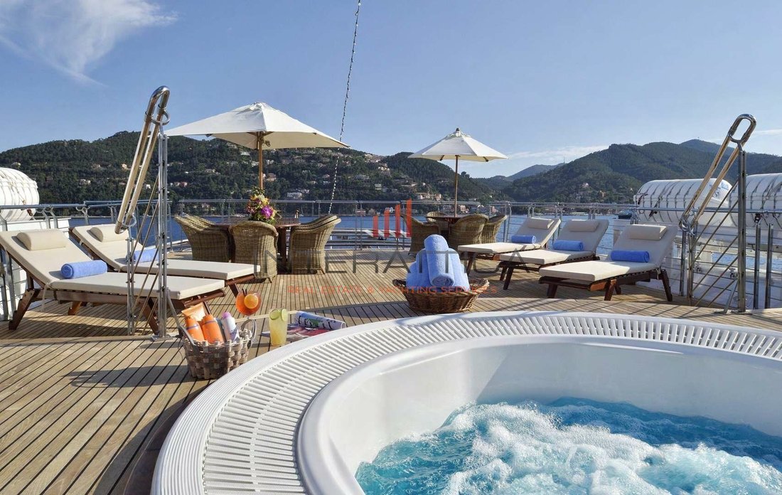 Motor Yacht in Athens, Greece 3 - 15617781