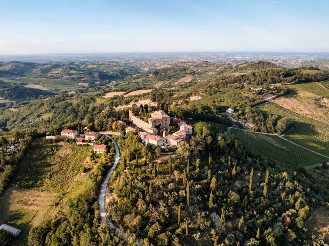 Monteleone’s Whisper: A Castle Where Time Stands Still in Emilia-Romagna’s Golden Hills