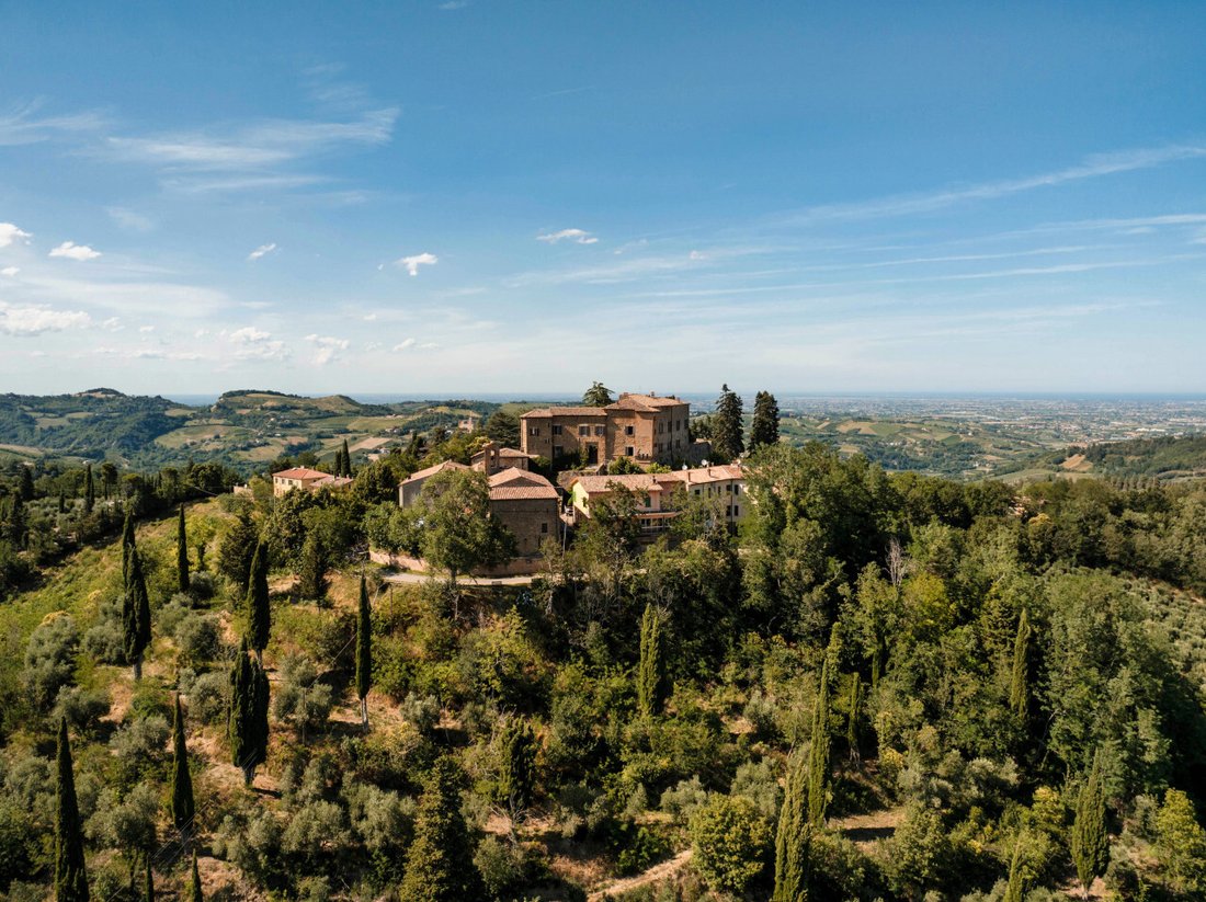 Monteleone’s Whisper: A Castle Where Time Stands Still in Emilia-Romagna’s Golden Hills