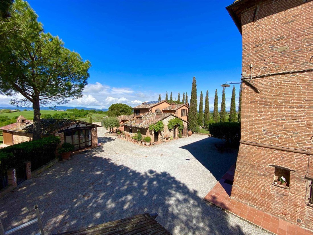 Castiglione del Lago, Umbria, Italy 4 - 15649370