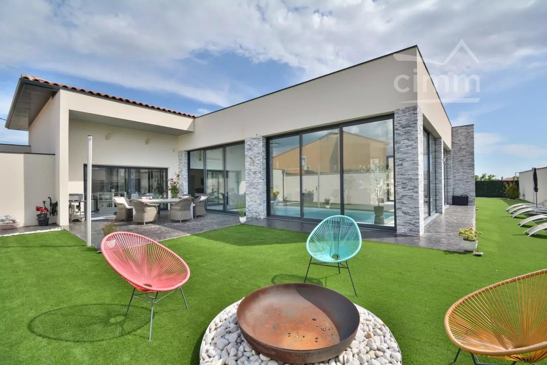 Villa in Thuir, Occitania, France 3 - 15643562