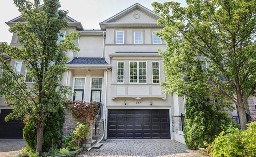 Villa in Toronto, Ontario, Canada 1