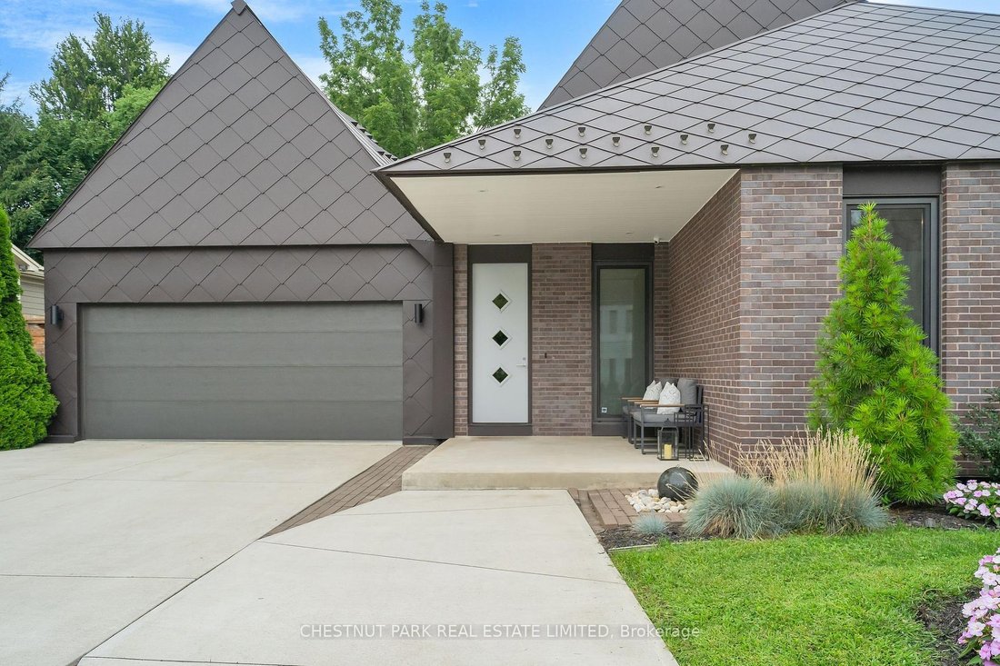 House in Burlington, Ontario, Canada 2 - 15483030