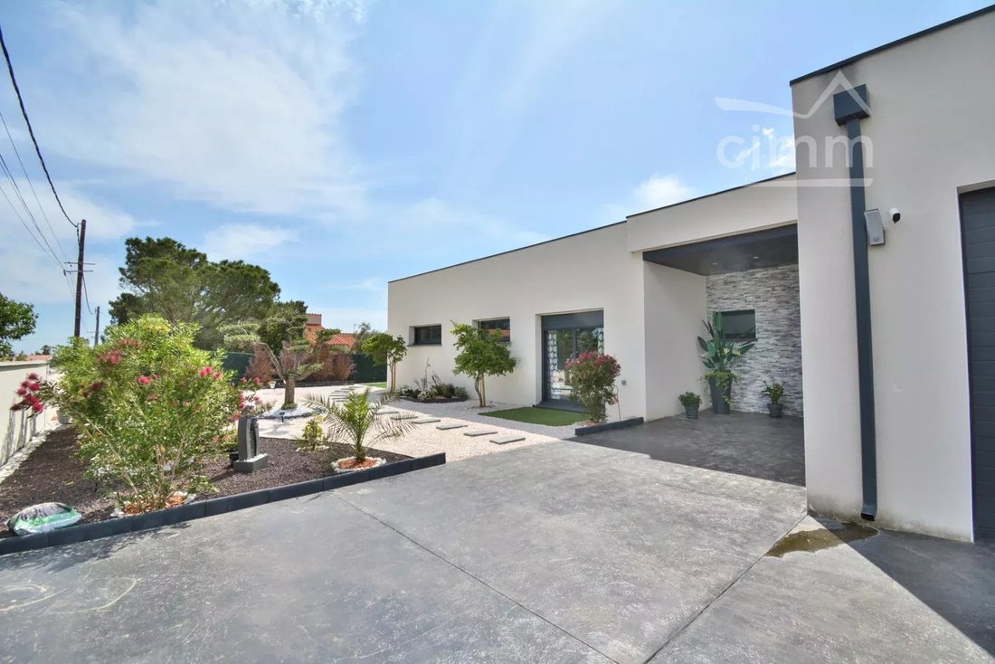 Villa in Thuir, Occitania, France 4 - 15643562